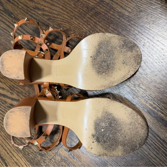 Valentino Garavani
Rockstud Caged Leather 90mm City High-Heel Sandals Size 37 - Picture 8 of 9